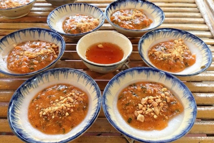 Quán bánh bèo Bà Vui