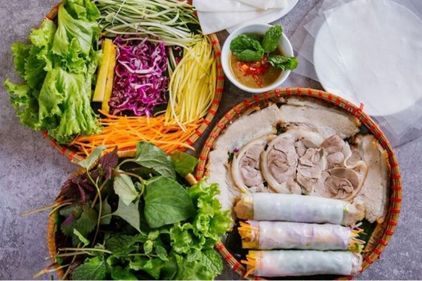 quán bánh tráng cuốn thịt heo bà mua