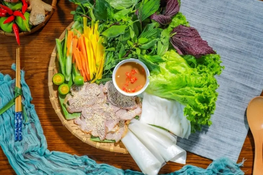 quán bánh tráng cuốn thịt heo bà hường