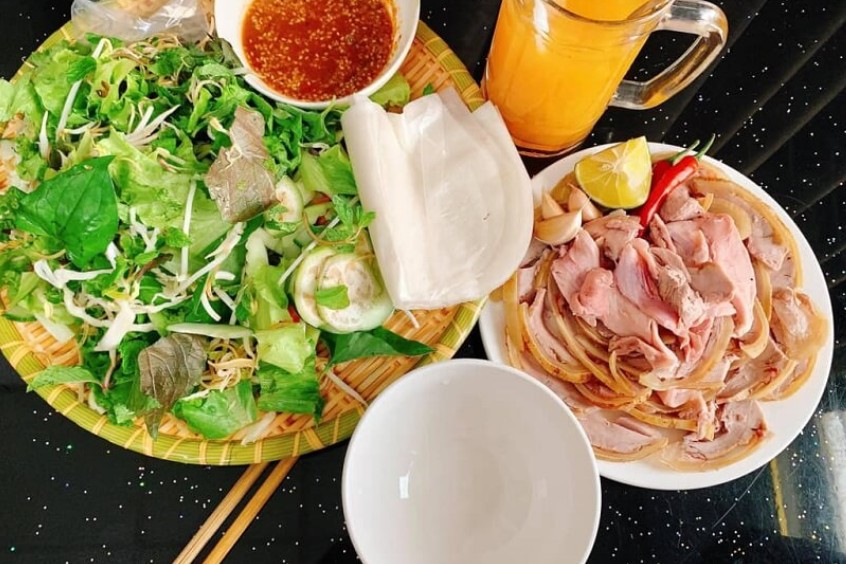 Bê thui được thui vàng đều, không bị cháy, ăn mềm và ngọt