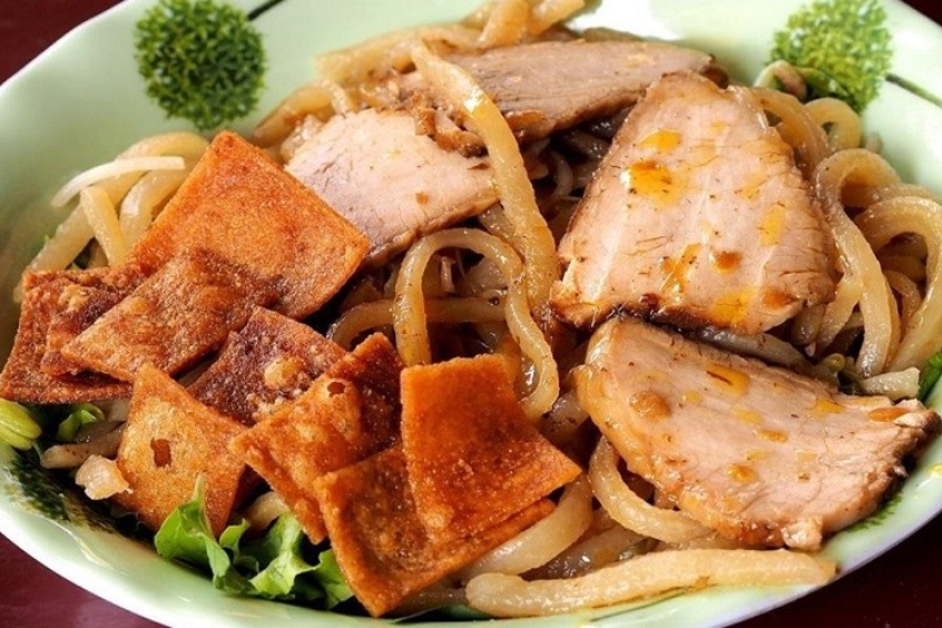 Quán cao lầu Hồng Quyên