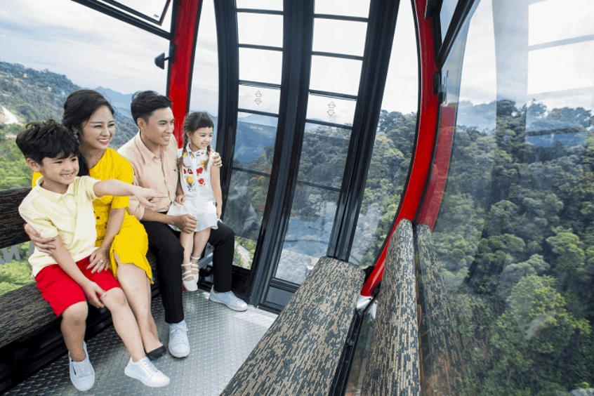 Trải nghiệm ngắm cảnh trên cáp treo Bà nà Hills