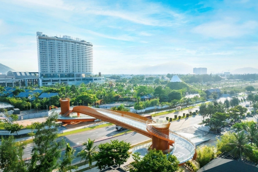 Cầu vượt đi bộ Mikazuki