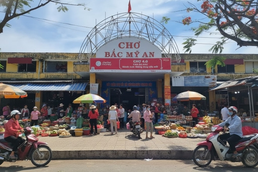 Chợ khang trang