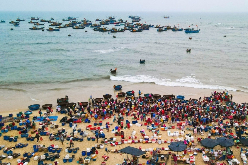 Chợ ven biển hoàng sa