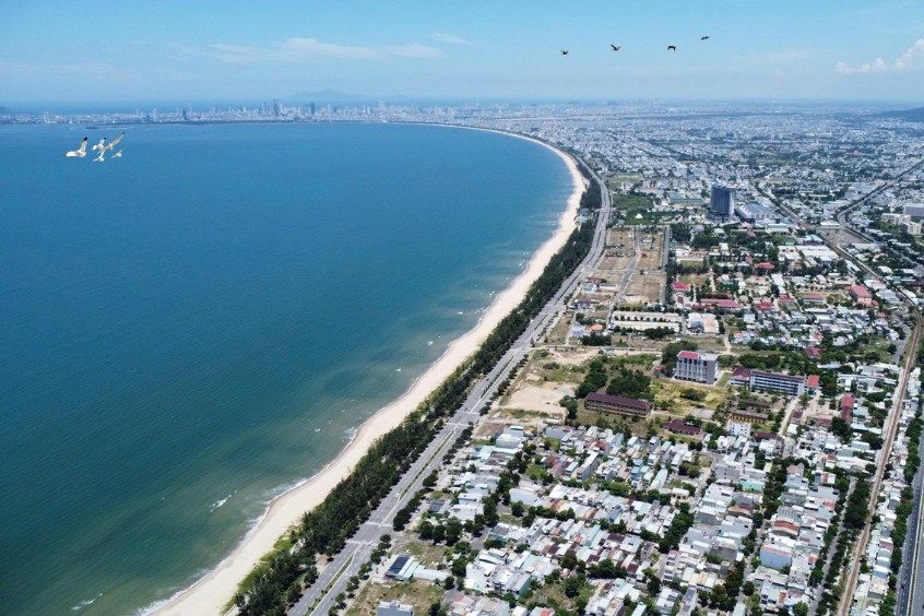 Nằm bên con đường nguyễn tất thành