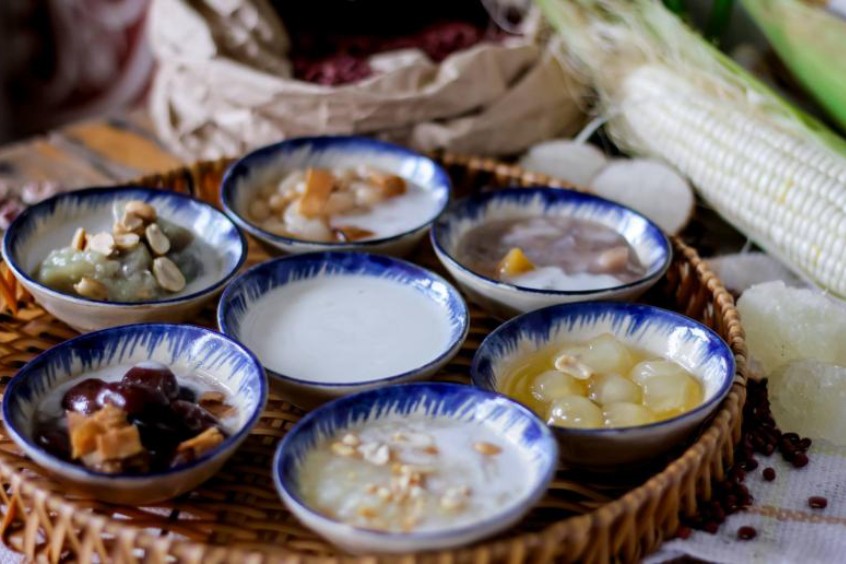 Chè xoa xoa hạt lựu được ăn với nhiều hình thức khác nhau