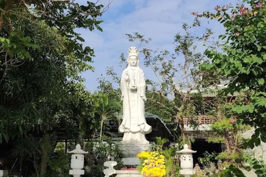 tượng quan thế âm bồ tát