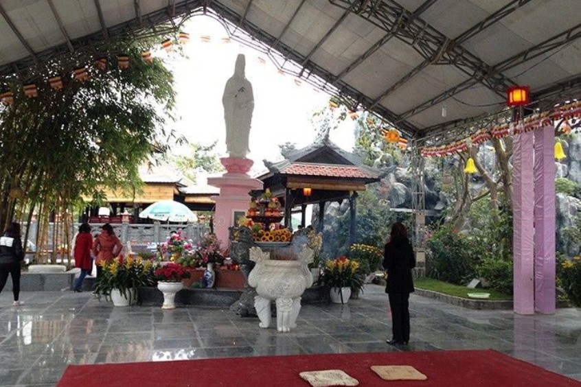 vãn cảnh tại chùa