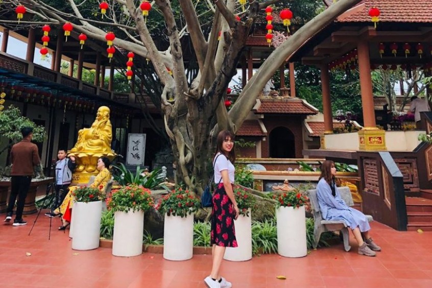 tham quan và chụp ảnh