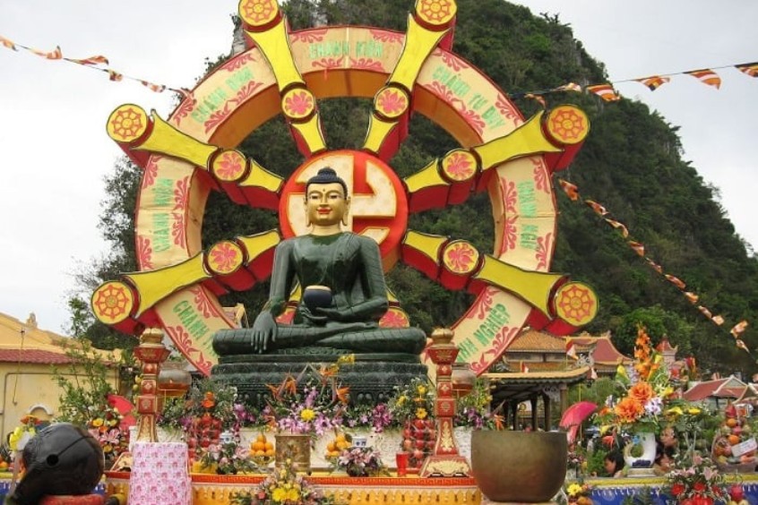 tượng đức bồ tát