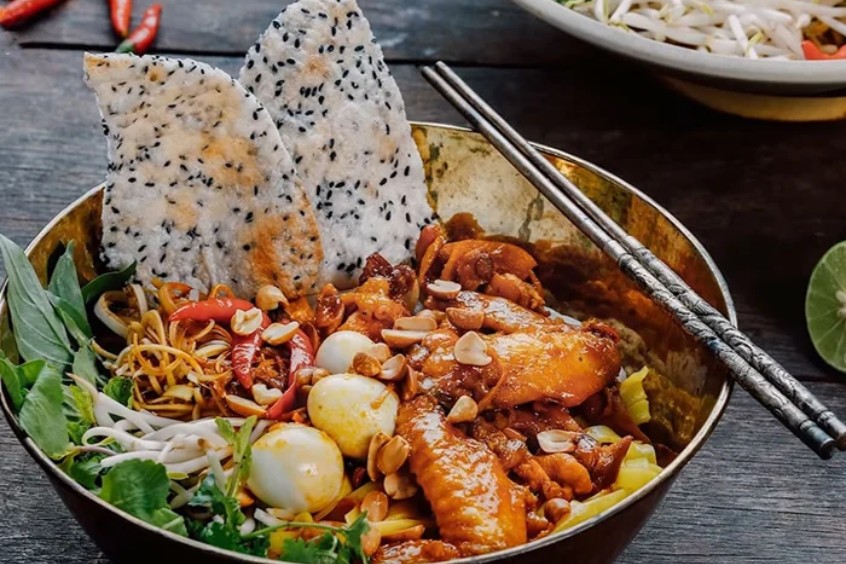 Mì quảng bệt ẩm thực Đà Nẵng – trải nghiệm ăn uống đậm chất địa phương (Nguồn: Internet)