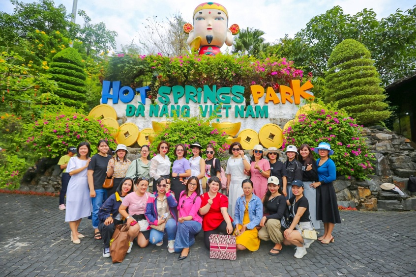 Góc checkin không nên bỏ lỡ khi đặt chân đến khu du lịch núi Thần Tài