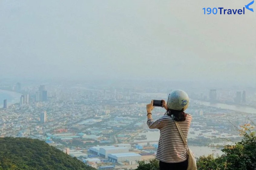 ngắm toàn cảnh thành phố