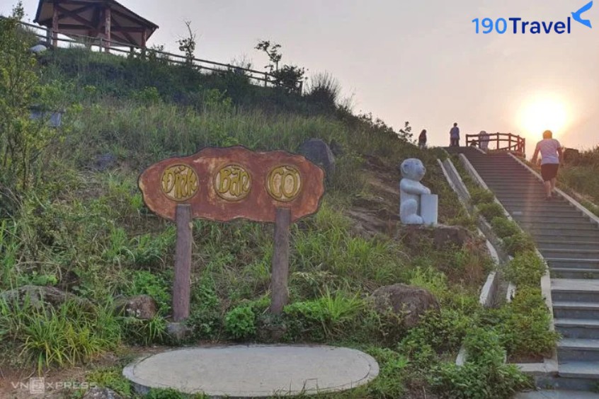 đỉnh bàn cờ cao 700m so với mực nước biển