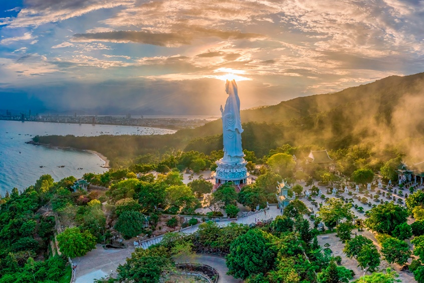  Chùa Linh Ứng tại Bán đảo Sơn Trà – điểm đến tâm linh nổi bật