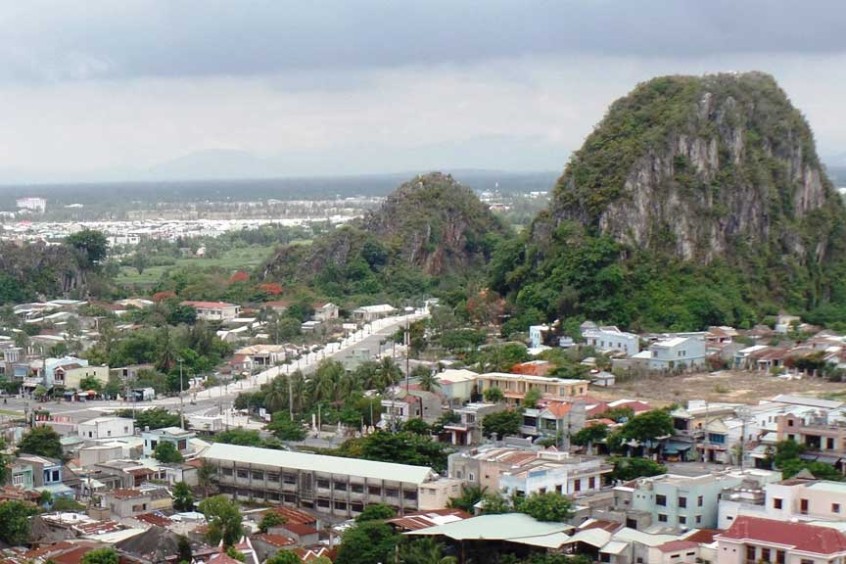 vẻ đẹp của cặp núi song sinh âm dương huyền bí giữa lòng đà nẵng