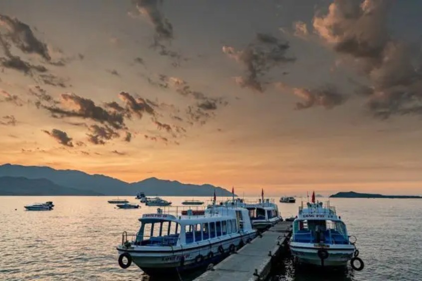 phương tiện di chuyển ra đảo