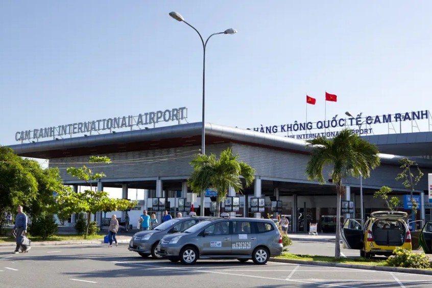di chuyển từ sân bay cam ranh