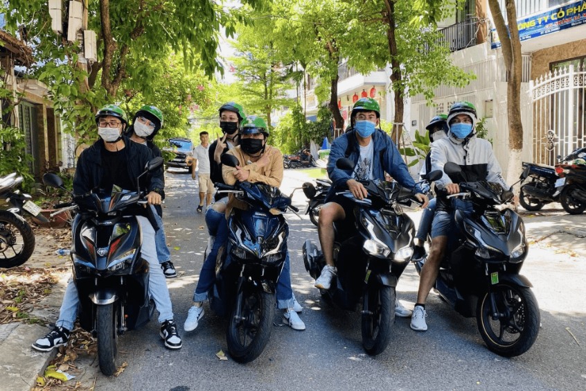 Du khách có nhiều lưa chọn di chuyển đến khu du lịch sinh thái Hòa Bắc Đà Nẵng