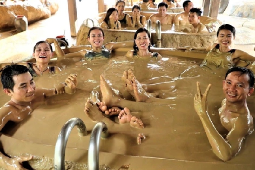 Tận hưởng những giây phút thư giãn tuyệt đối và hồi phục sức khỏe với dịch vụ tắm bùn khoáng tại Phước Nhơn