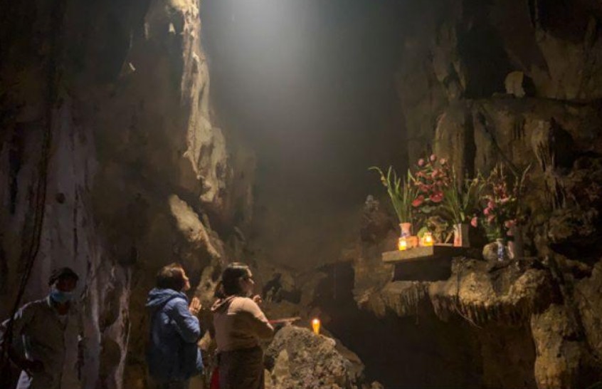 Động Quan Âm nằm bên trong Núi Kim Sơn