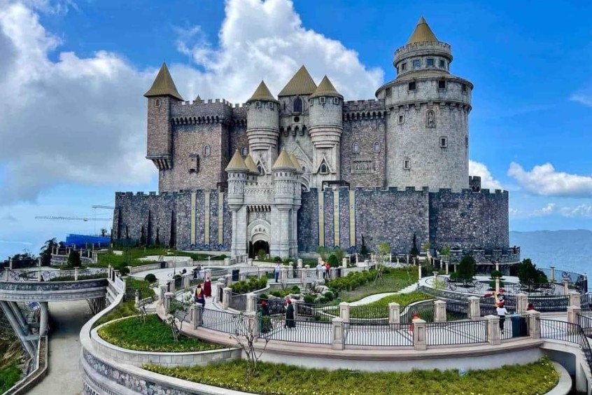 Làng pháp bà nà hills