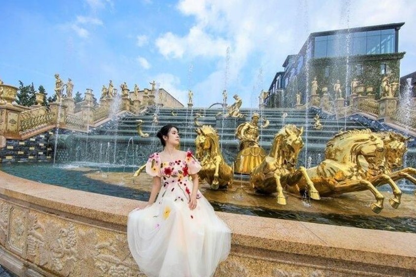 Quảng trường Nhật thực đa dạng các góc sống ảo