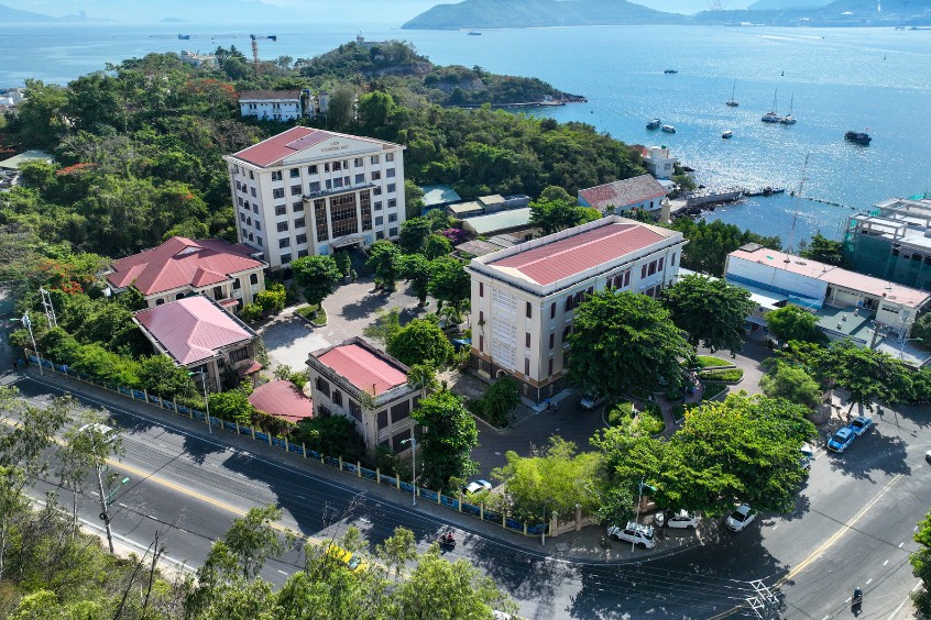 Toàn cảnh Viện Hải dương học Nha Trang 