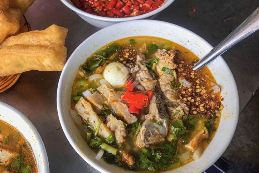 quán bánh canh ruộng Đà Nẵng chuẩn vị