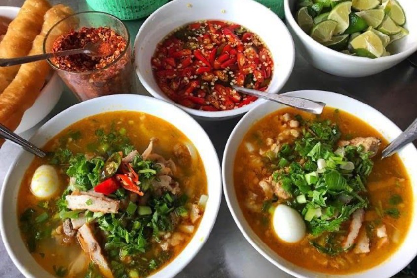 Quán bánh canh ruộng 