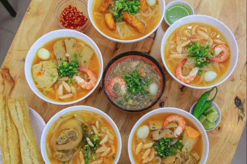 những tô bánh canh mức giá bình dân 