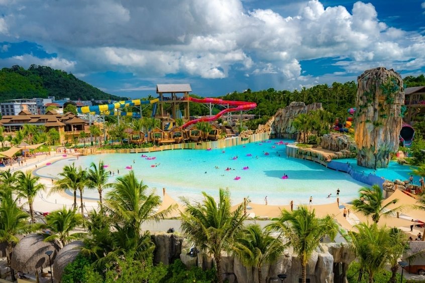 Toàn cảnh Công Viên Nước Andamanda với các trò chơi nước hiện đại và đa dạng