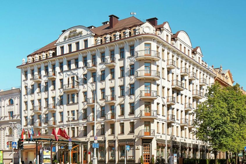 hách sạn Hotel Europe với kiến trúc cổ điển sang trọng tọa lạc tại trung tâm Minsk