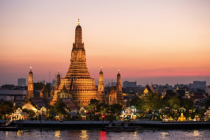Toàn cảnh Chùa Bình Minh Wat Arun lung linh ở Bangkok