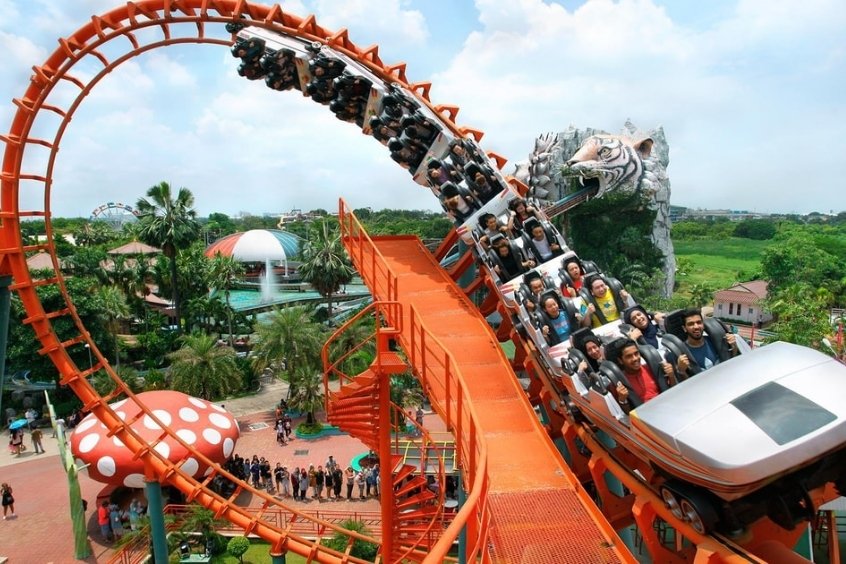 Thử thách tàu lượn siêu tốc tại công viên Siam Amazing Bangkok