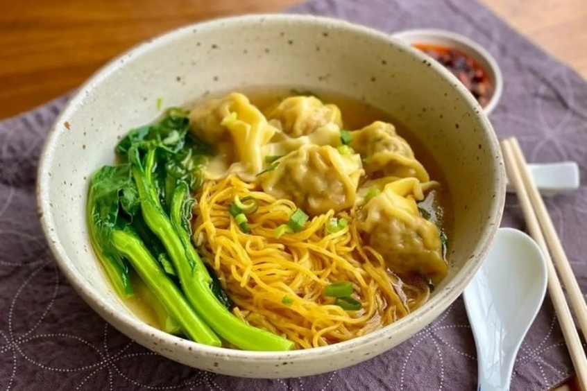 Mì hoành thánh tinh hoa Quảng Đông, đậm đà vị tôm thịt và nước dùng ngọt thanh