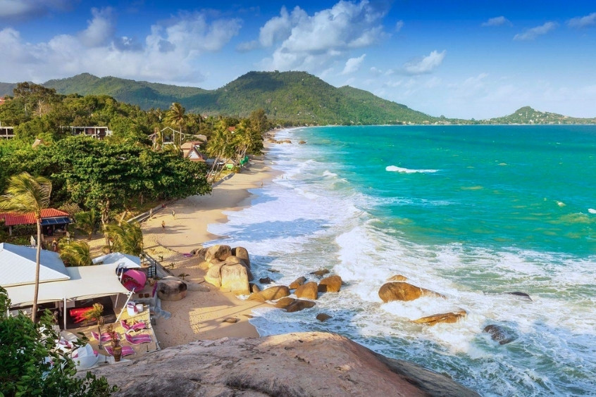 Biển Lamai Koh Samui với khung cảnh thiên nhiên hoang sơ và bãi cát dài