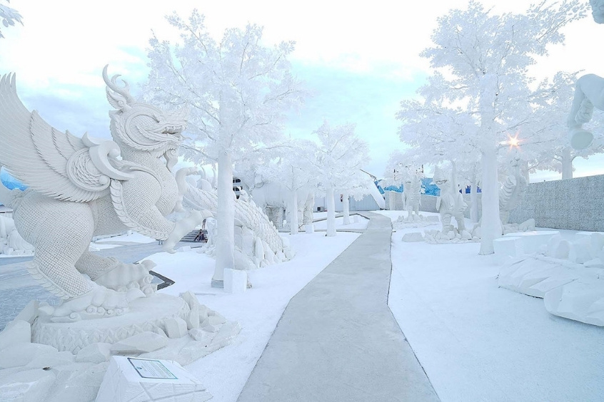 Tác phẩm điêu khắc băng và tuyết ấn tượng tại Frost Magical Ice of Siam