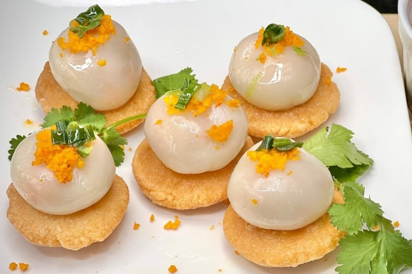 Bánh ram ít có lớp vỏ giòn, bên trong thì dẻo mềm hấp dẫn