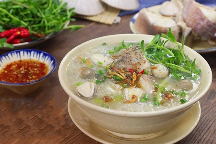 Cháo cá lóc ngọt thanh, thơm nhẹ, món ăn giản dị nhưng gây thương nhớ