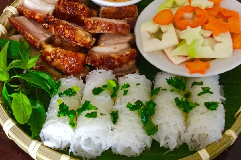 Bánh hỏi heo quay Phong Điền thành quả của sự khéo léo và tỉ mỉ trong từng công đoạn chế biến