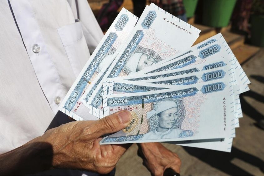 Tiền mặt chi tiêu tại các khu chợ truyền thống ở Myanmar