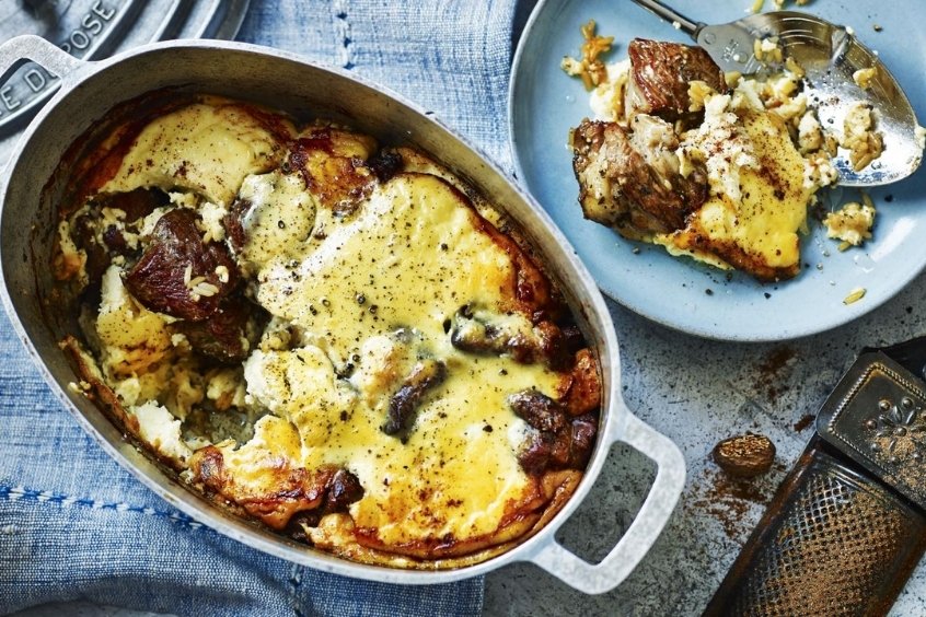 Món Tavë Kosi siêu bánh cuốn 