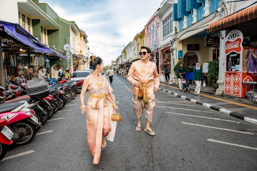 Người dân Thái Lan mặc quần áo kín đáo và lịch sự khi ra ngoài