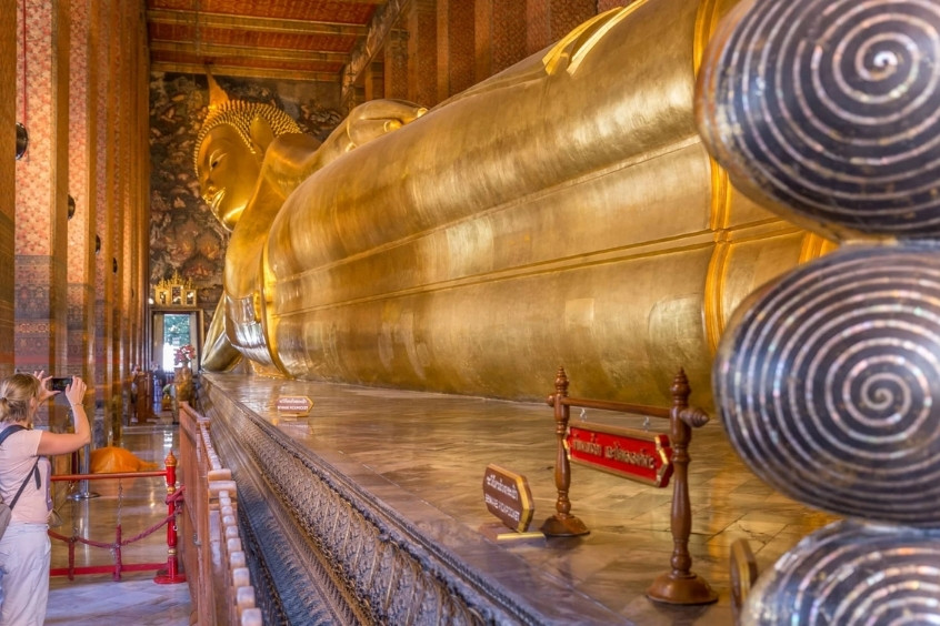 Tượng Phật nằm dát vàng lộng lẫy tại chùa Wat Pho ở Bangkok