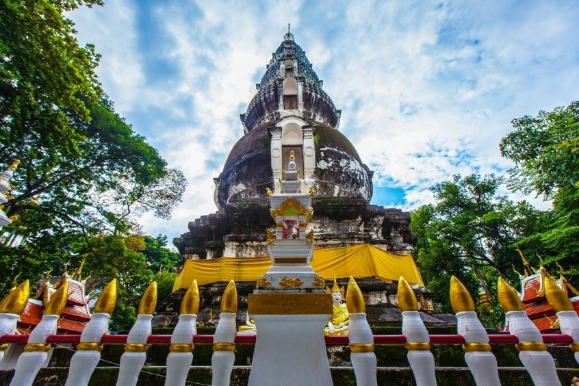 Kiến trúc mộc mạc nhưng độc đáo của chùa Wat Tu Kao giữa thiên nhiên yên bình