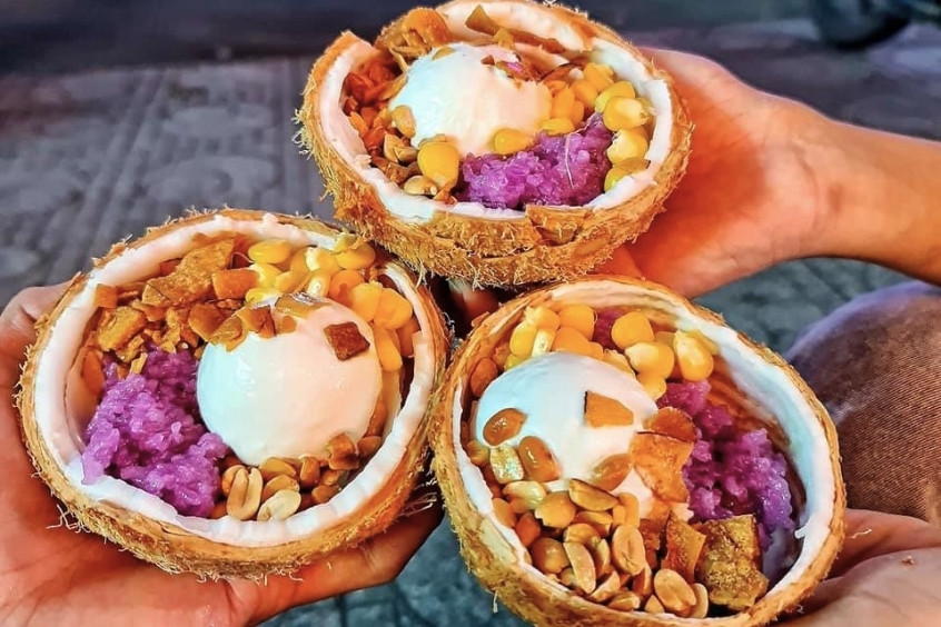 Kem xôi dừa - Món tráng miệng Thái Lan kết hợp giữa kem lạnh và xôi dẻo