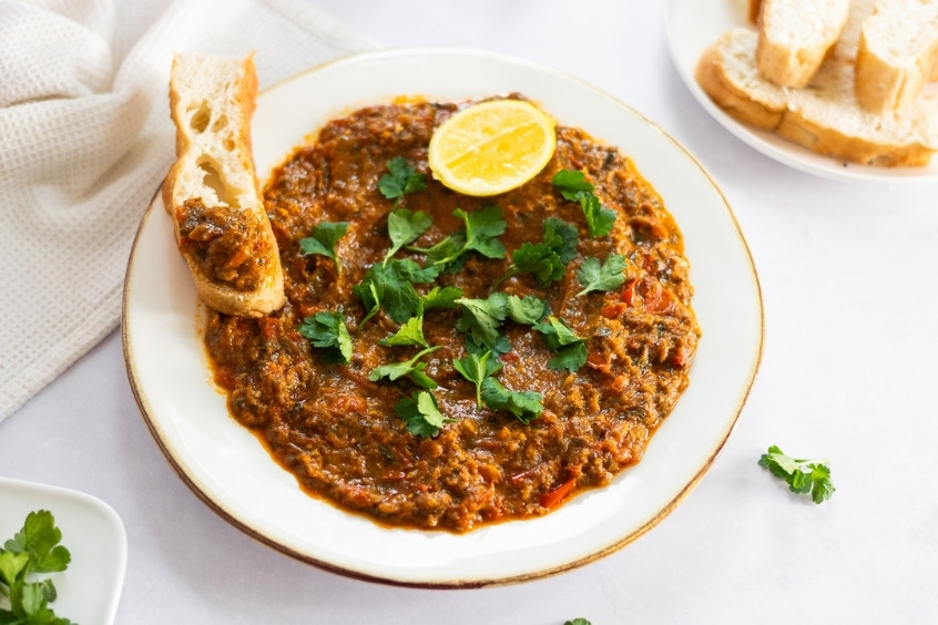 Zaalouk món salad cà tím nghiền thơm ngon đậm đà hương vị Bắc Phi