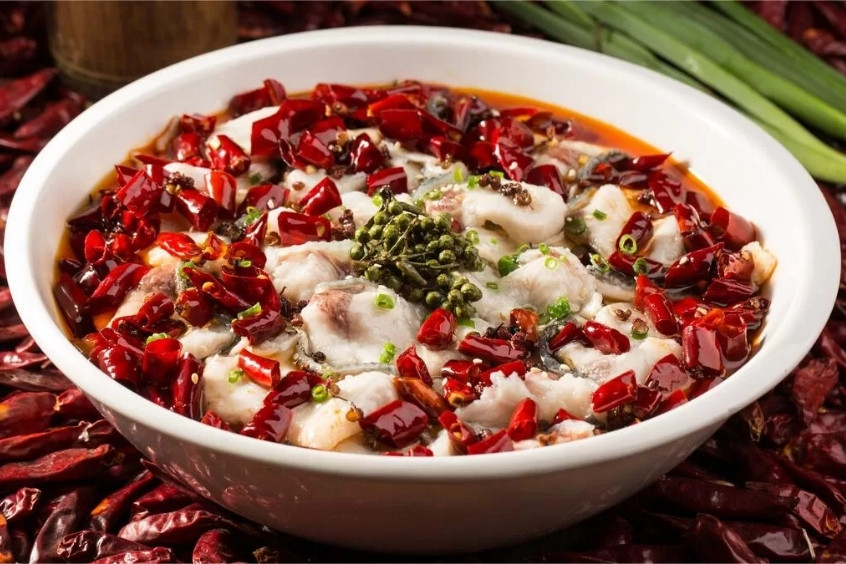 Cá luộc Tứ Xuyên cay nồng, thịt cá trắng mềm trong nước sốt đỏ